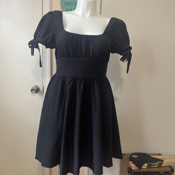 Killstar Dresses & Skirts - NWOT KILLSTAR Black Peasant Goth Knee-Length Short Sleeve Square Neck Large
